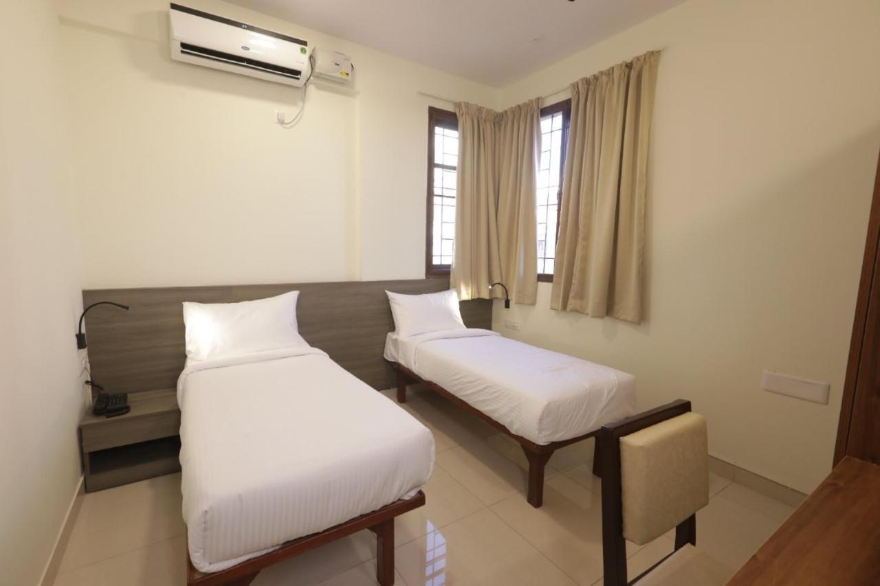 Elysian Grand Hotel บังกาลอร์ ภายนอก รูปภาพ