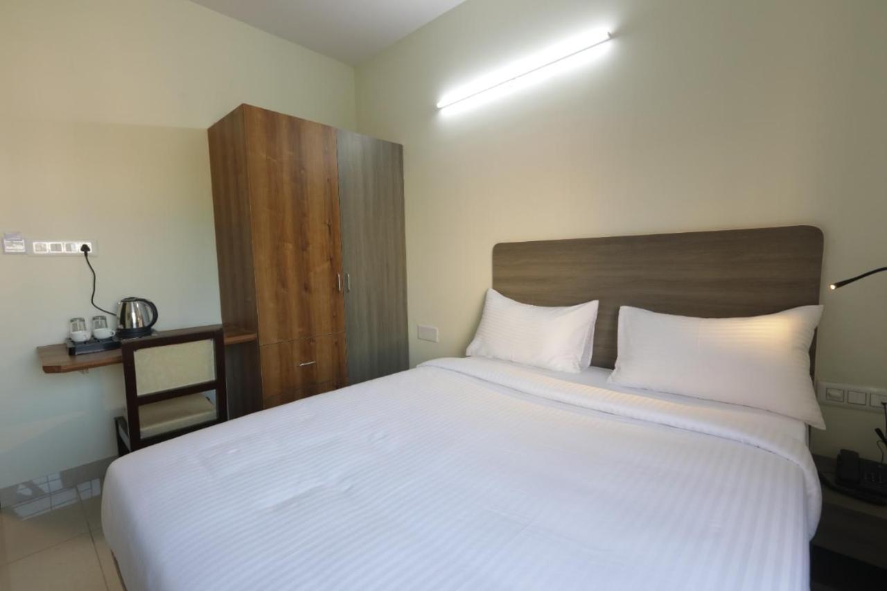 Elysian Grand Hotel บังกาลอร์ ภายนอก รูปภาพ
