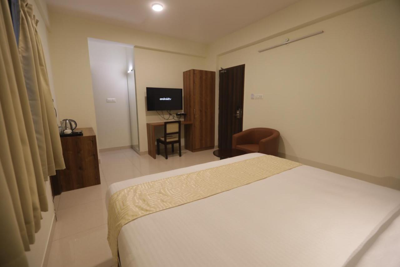 Elysian Grand Hotel บังกาลอร์ ภายนอก รูปภาพ